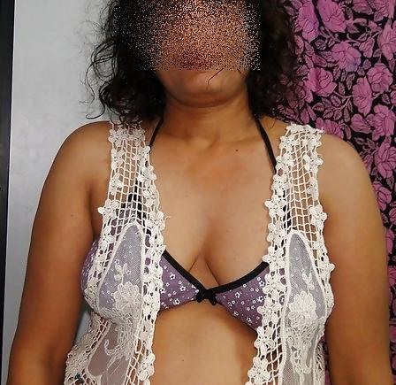 25P Indian Aunty