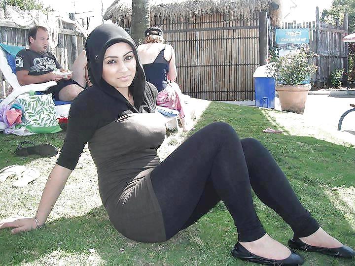 10P Beurette Hijab