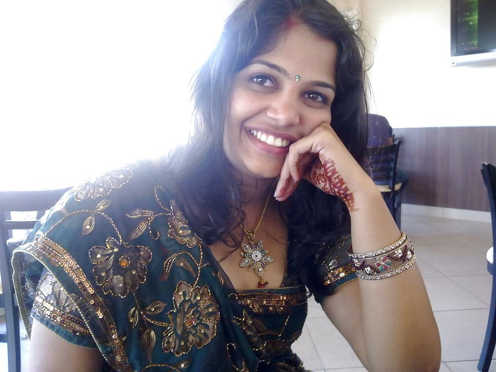 25P Indian Aunty Outdoor