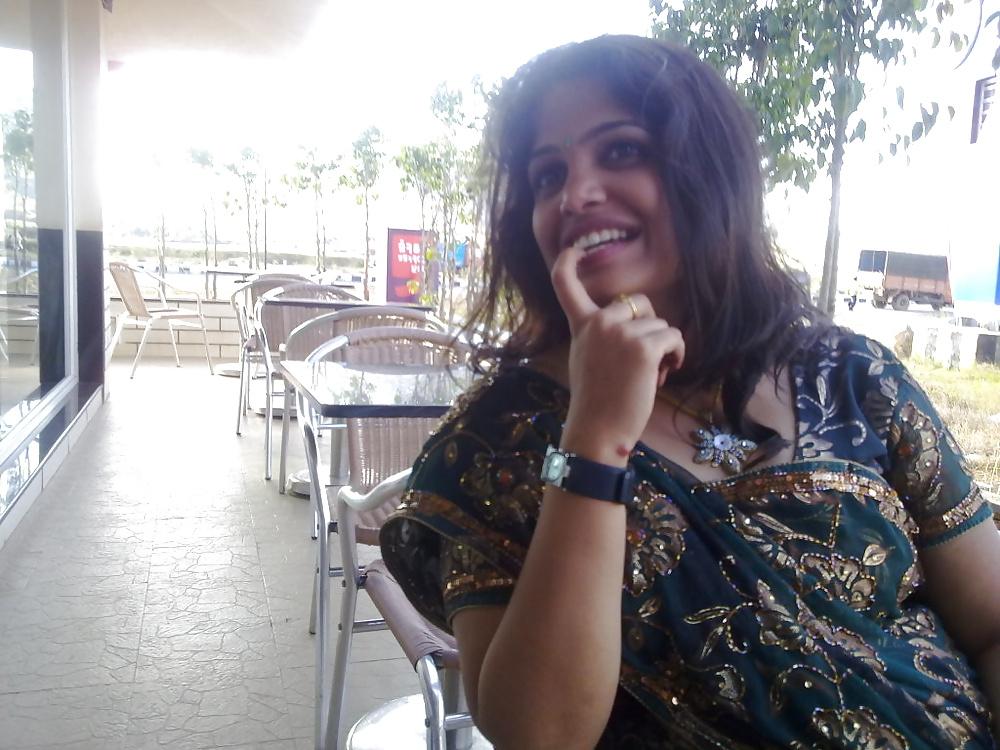 25P Indian Aunty Outdoor