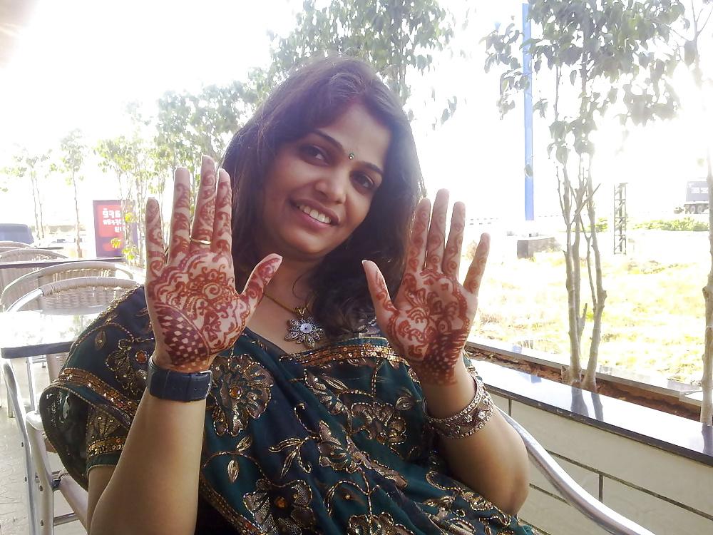 25P Indian Aunty Outdoor