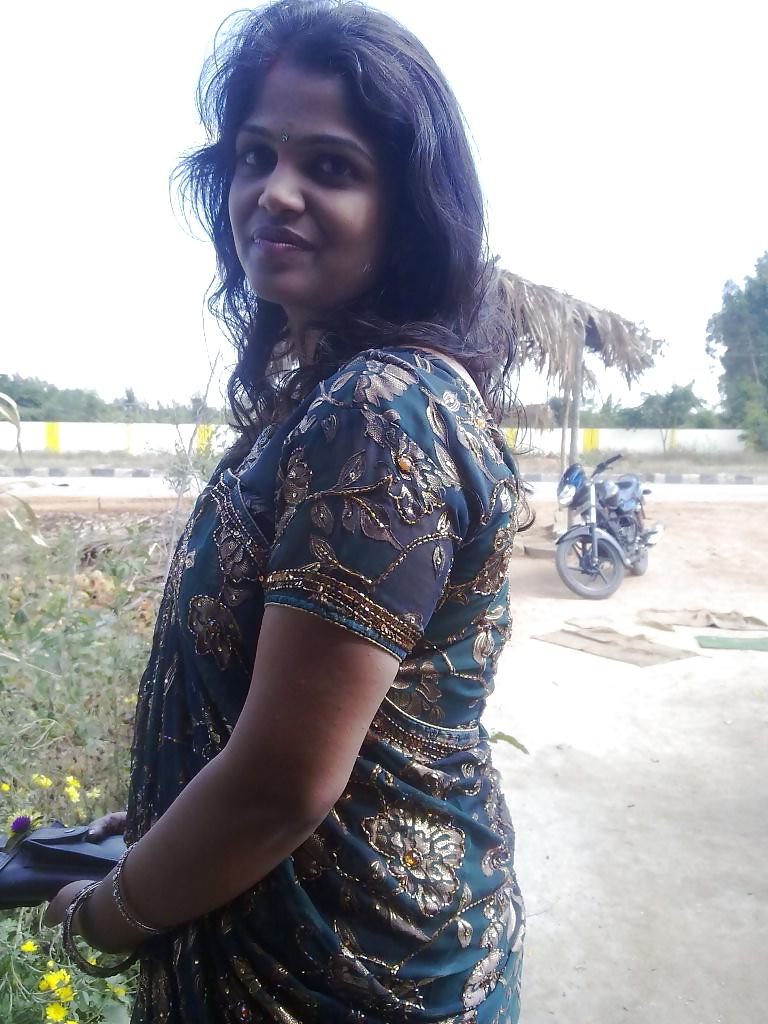 25P Indian Aunty Outdoor