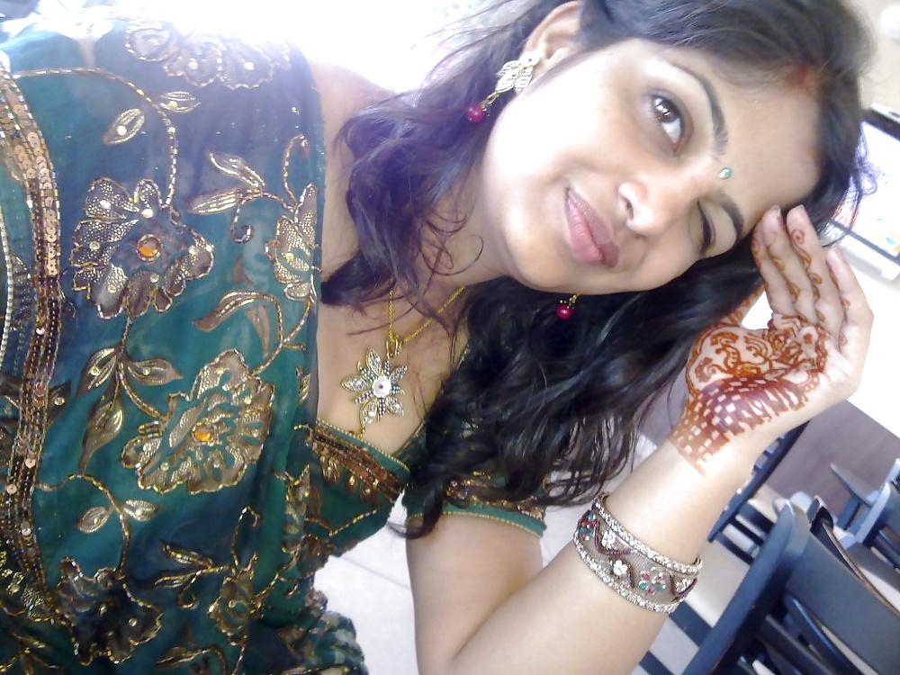 25P Indian Aunty Outdoor