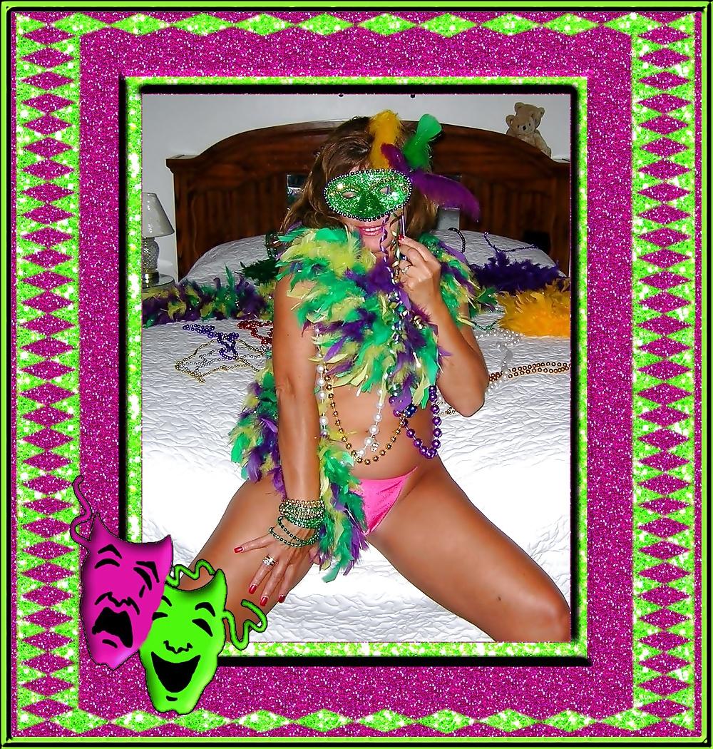 25P Mardi Gras princess awaits her prince (Tim)