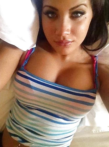 25P Naughty Babes with big boobs