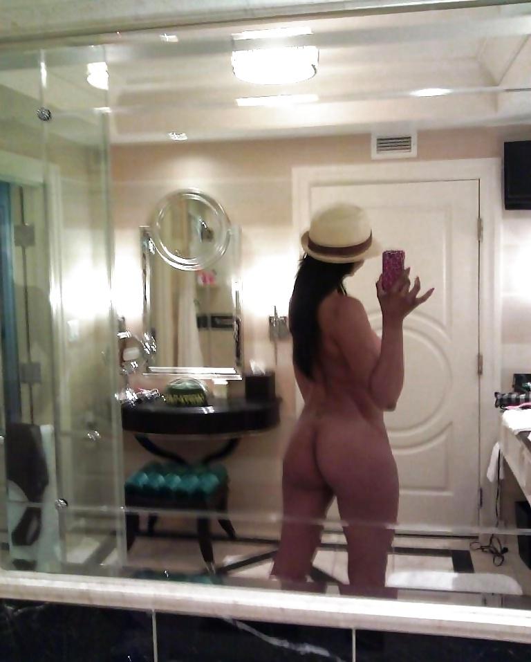 25P Selfie Amateur Babes - vol 9!