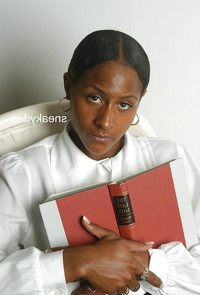 20P PRETTY HOOD EBONY BABE FROM COMPTON 3