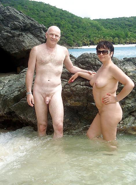 20P Naked couple 38.