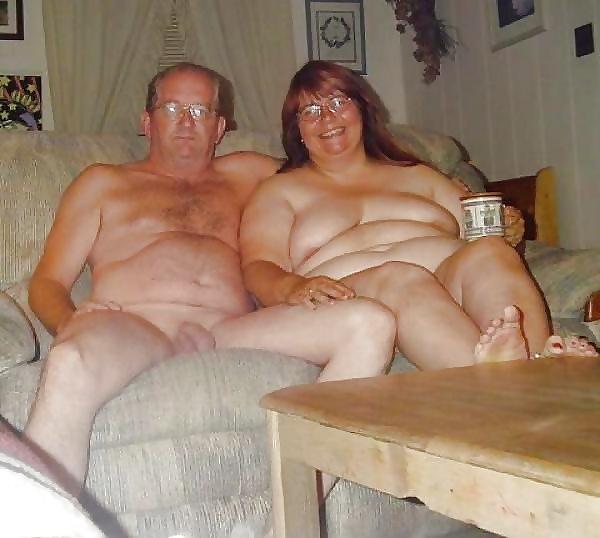 20P Naked couple 38.