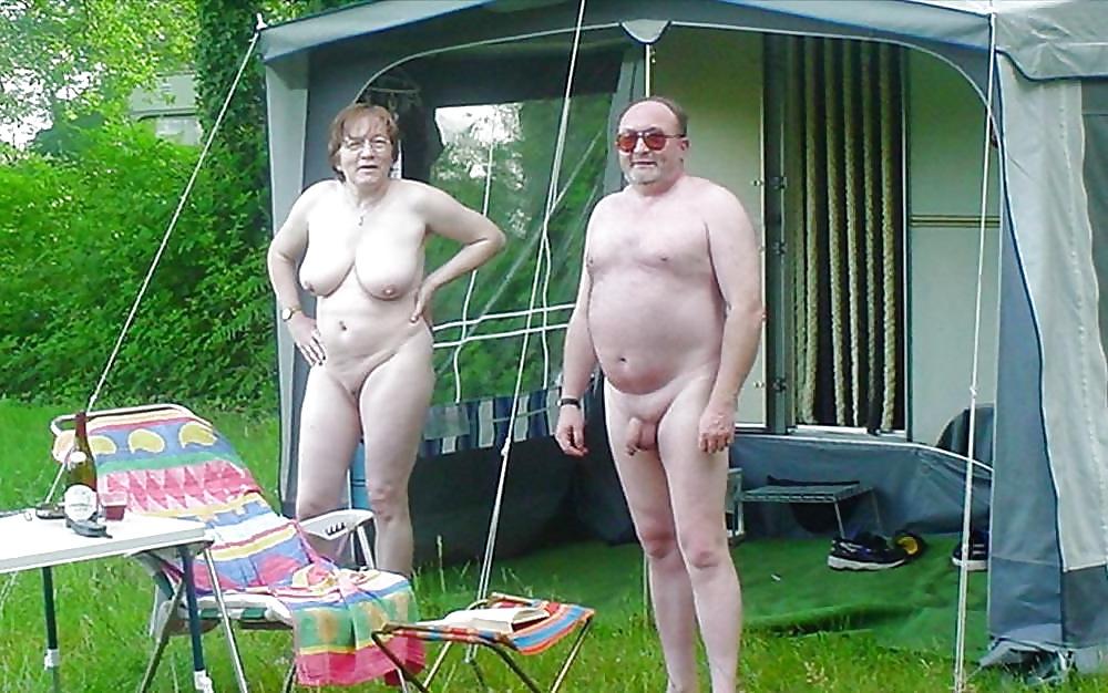 20P Naked couple 38.