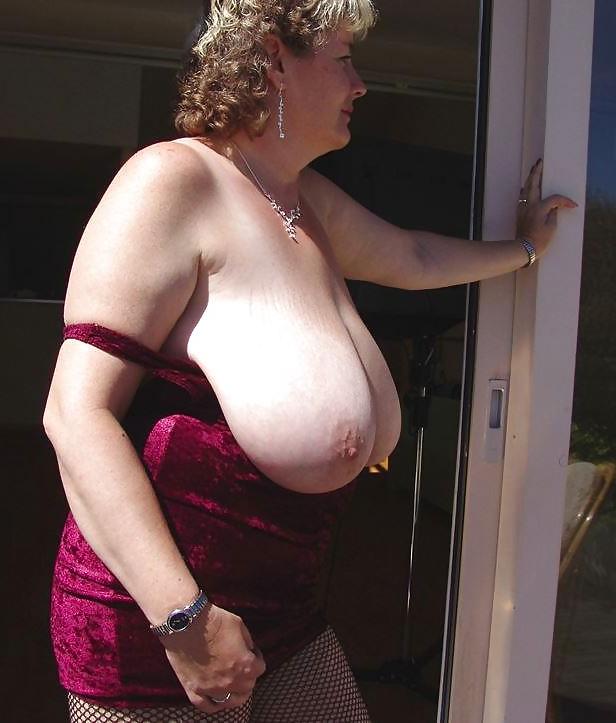 24P Mature woman with big chunky hangers 3