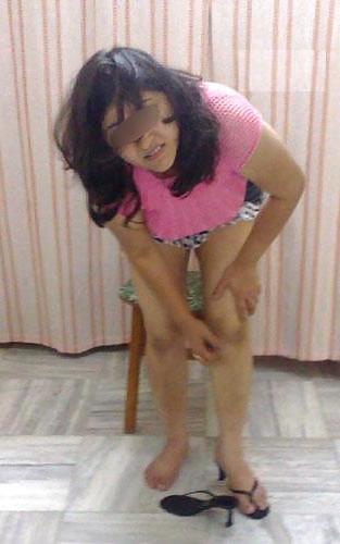 25P AN Indian Aunt Exposing Her Great Assets Nice Pics