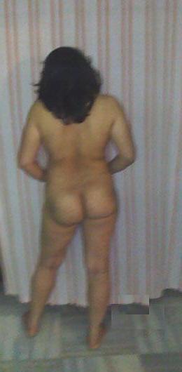 25P AN Indian Aunt Exposing Her Great Assets Nice Pics