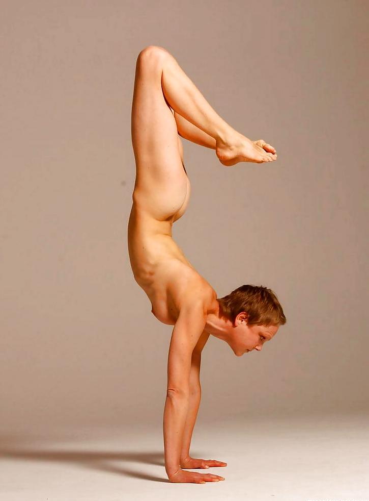 12P Crazy Nude Yoga