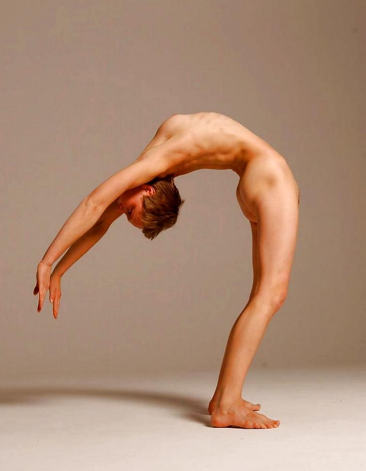 12P Crazy Nude Yoga