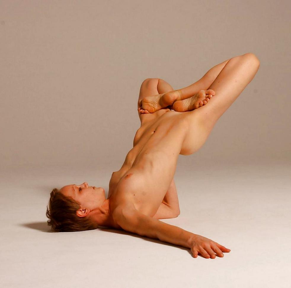 12P Crazy Nude Yoga