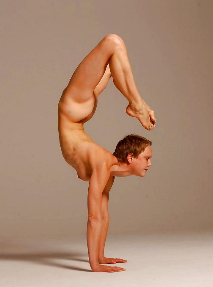 12P Crazy Nude Yoga