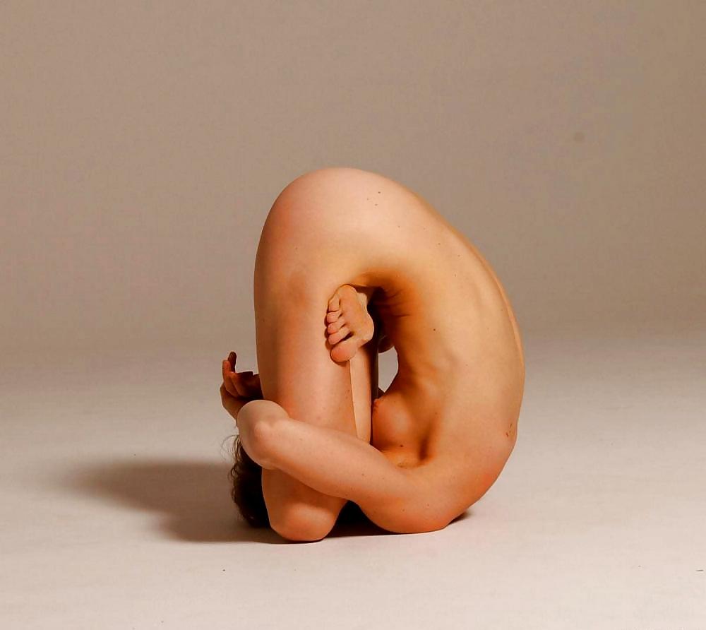 12P Crazy Nude Yoga