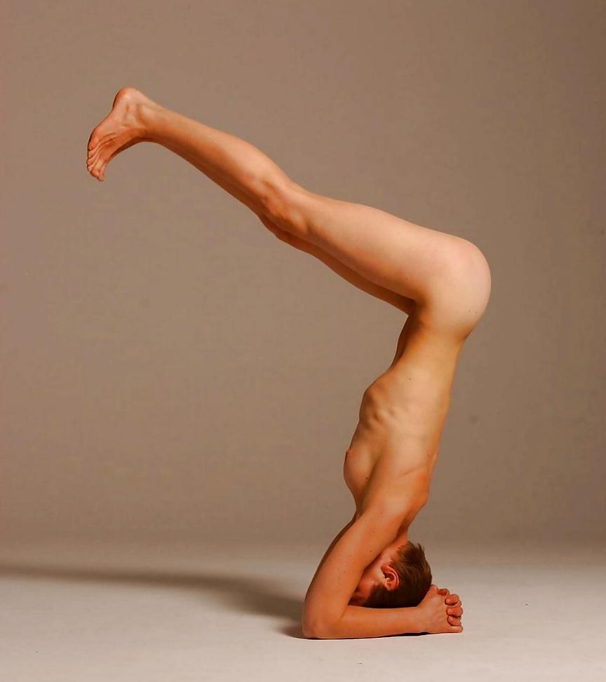 12P Crazy Nude Yoga