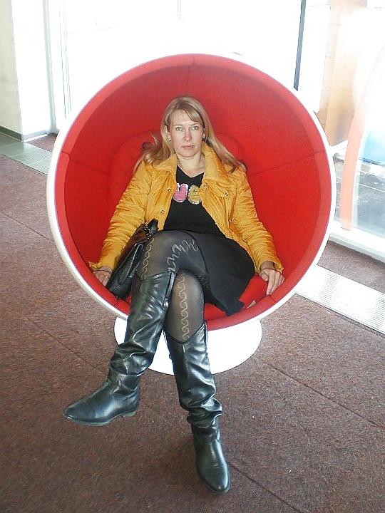 19P Sexy girls in riding boots