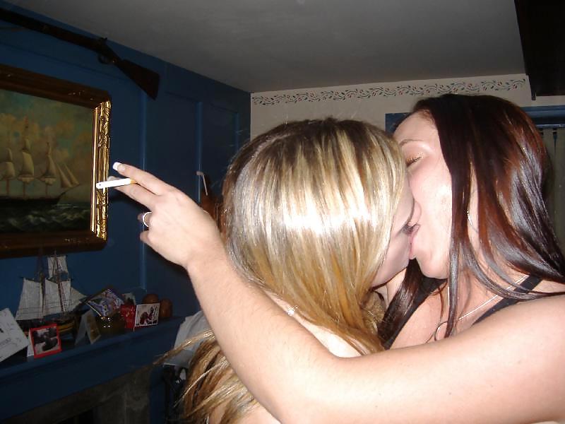 25P Smoking Babes - Lesbian Kissing