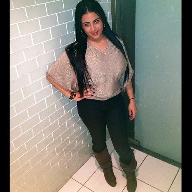 25P Big tit babe Non nude