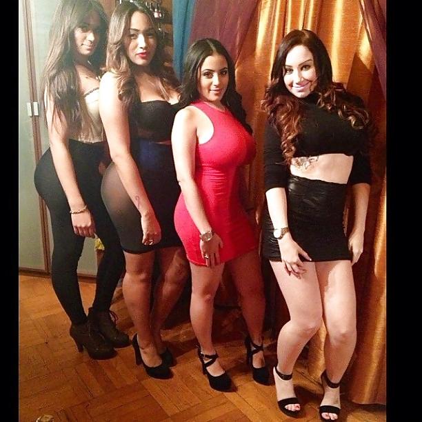 25P Big tit babe Non nude