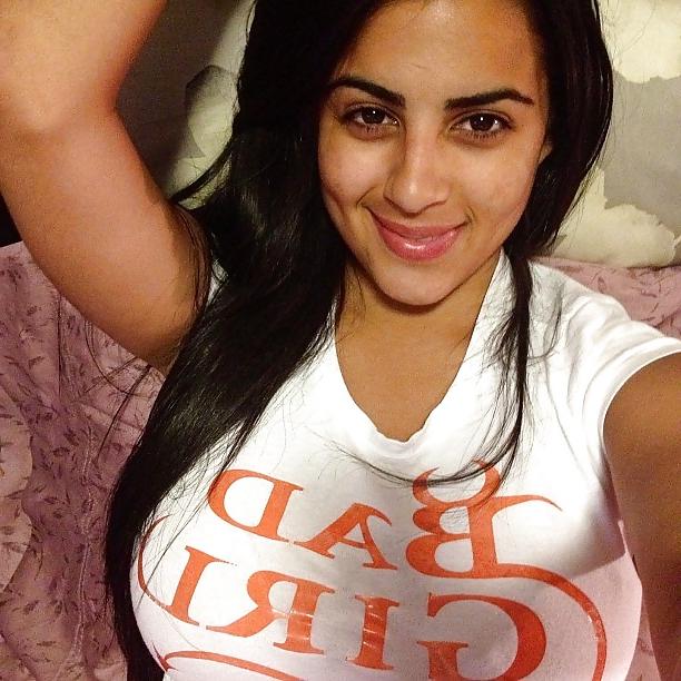 25P Big tit babe Non nude