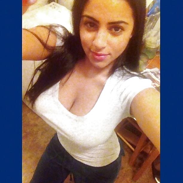 25P Big tit babe Non nude