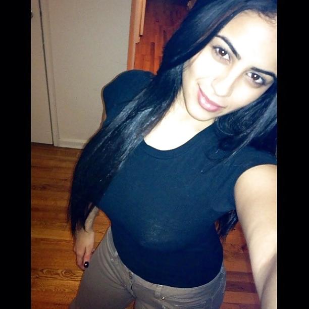 25P Big tit babe Non nude