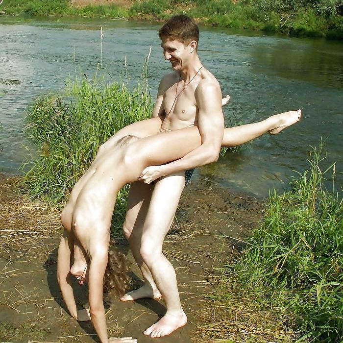 20P Naked couple 33.
