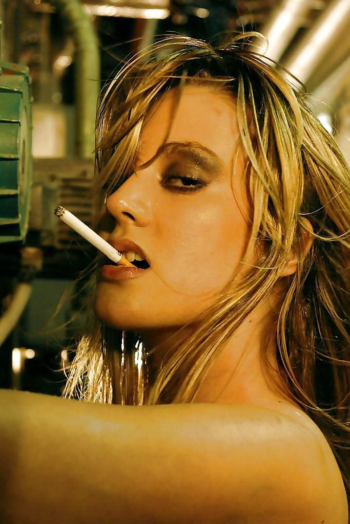 25P Smoking Sexy 4