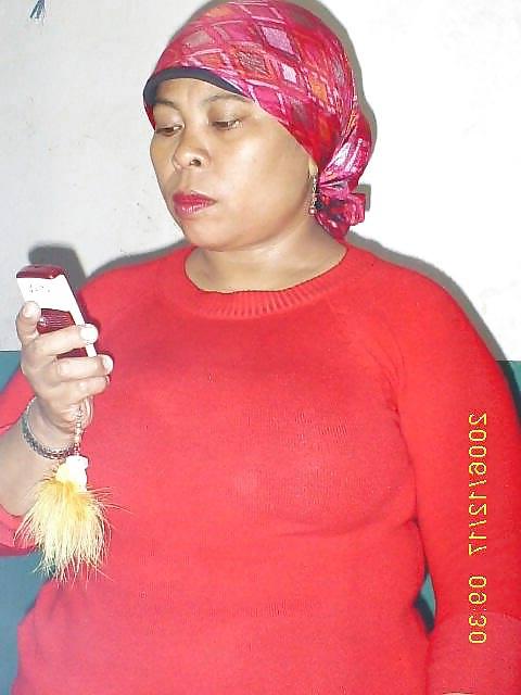 11P Indonesian milf