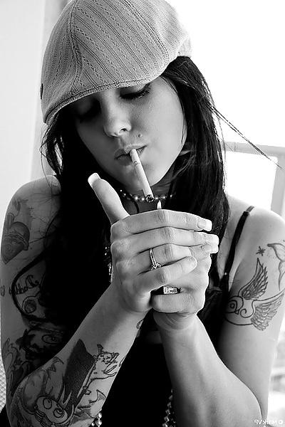 25P Smoking Babes