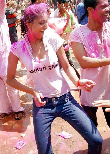 13P Sexy Indian girls playing Holi (100% real)