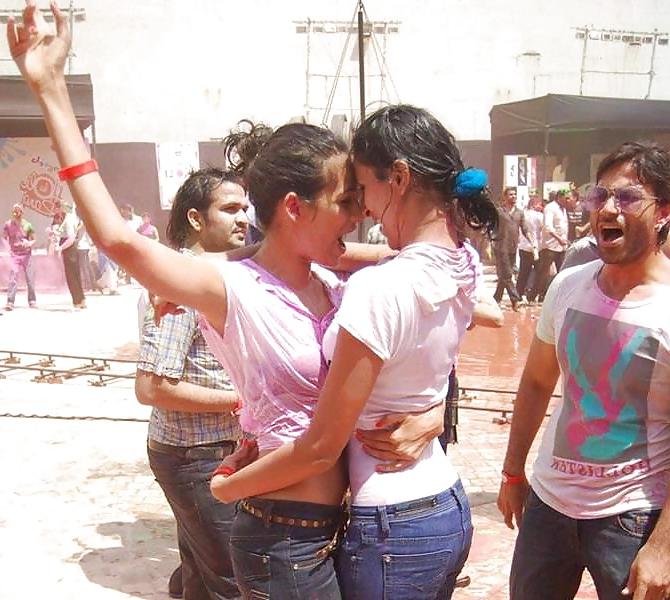13P Sexy Indian girls playing Holi (100% real)