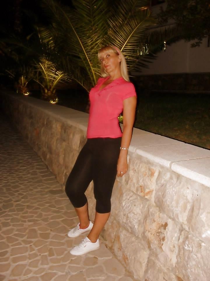 25P Serbian MILF Ivana R.