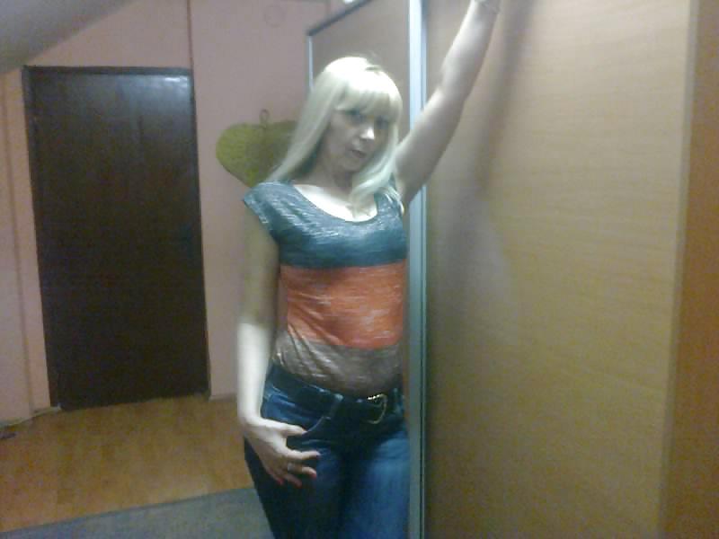 25P Serbian MILF Ivana R.