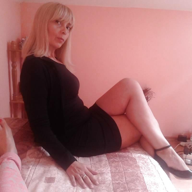 25P Serbian MILF Ivana R.