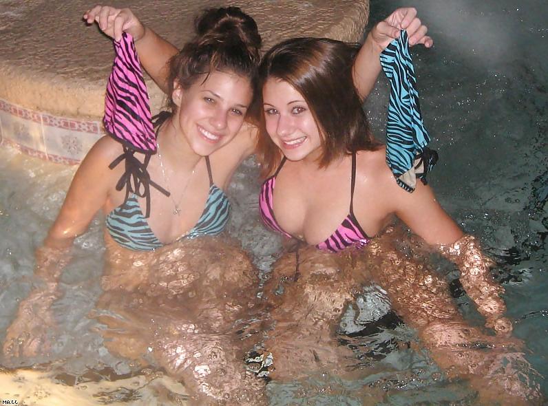 25P Water babes