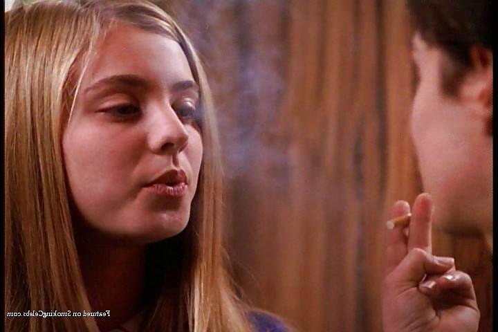 25P Kaley Coucco Smoking