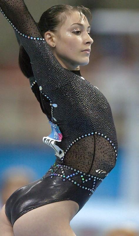 25P Sporty babes - gymnasts