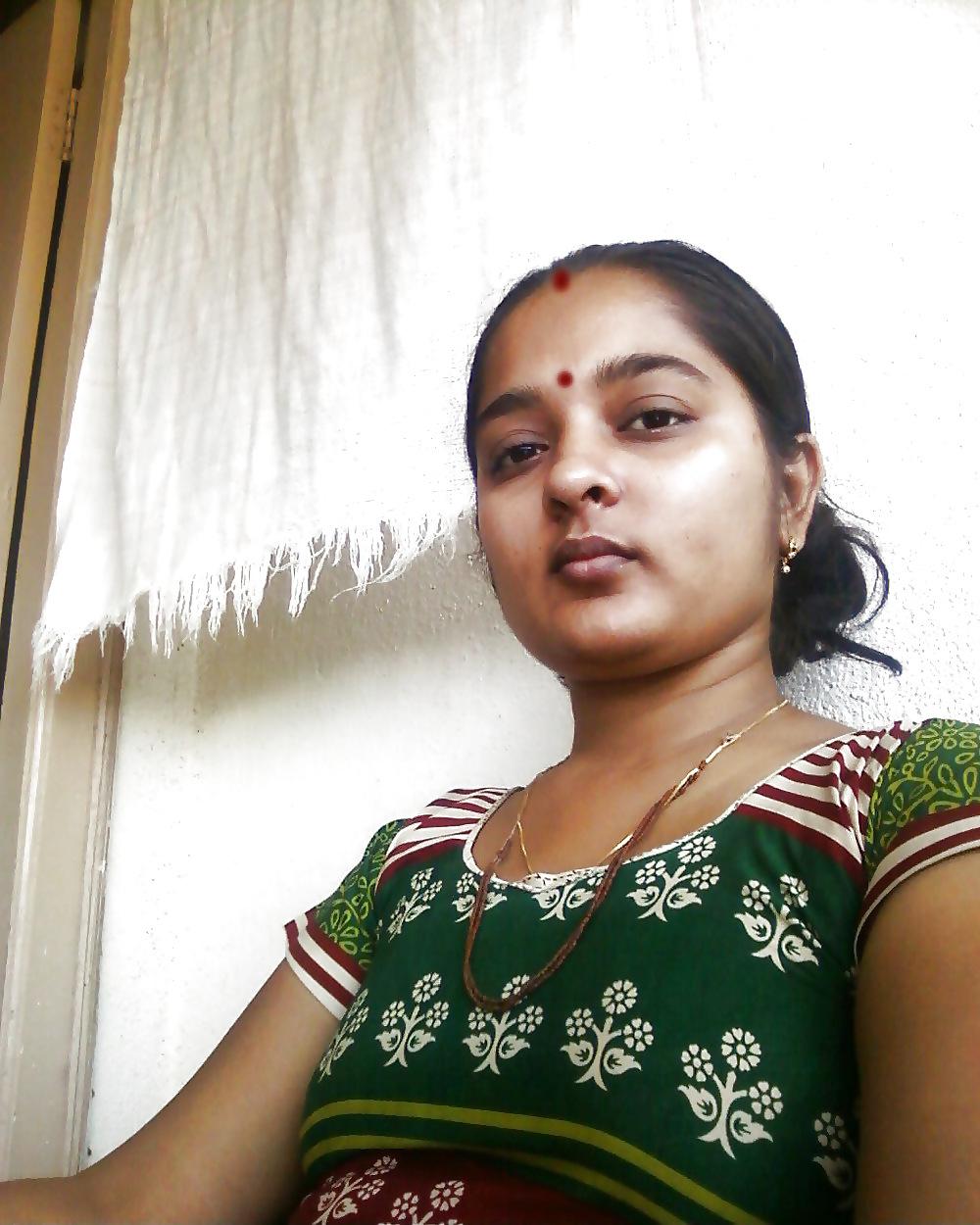 25P INDIAN HOT GIRLS-MANGLA BHABHI