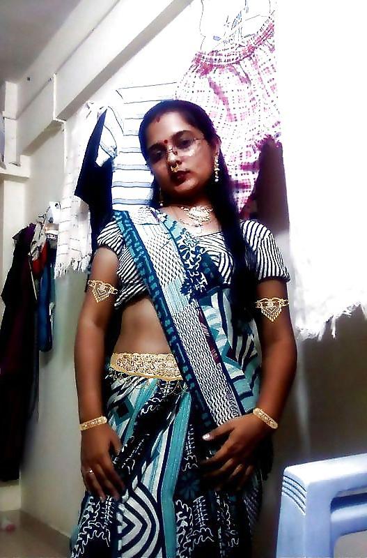 25P INDIAN HOT GIRLS-MANGLA BHABHI