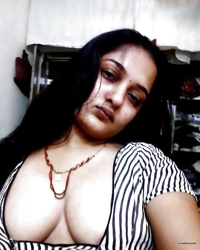 25P INDIAN HOT GIRLS-MANGLA BHABHI