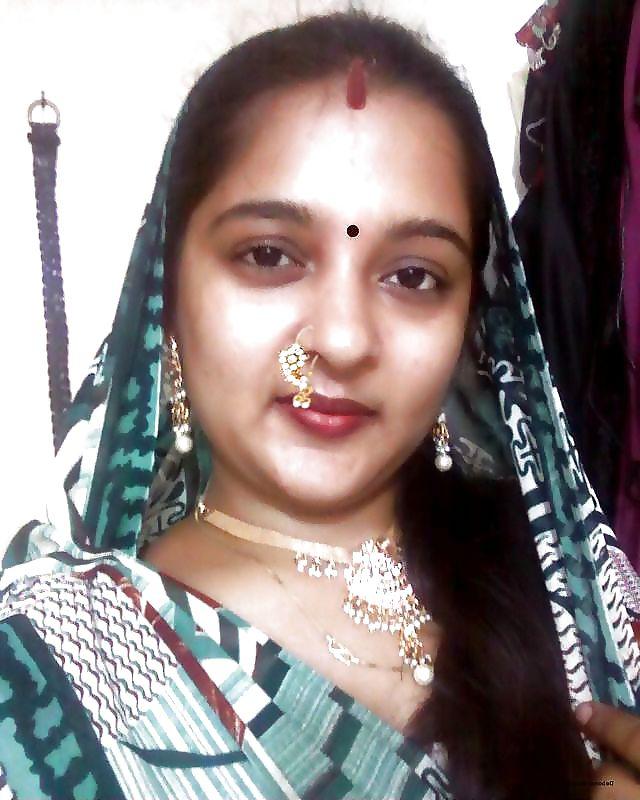 25P INDIAN HOT GIRLS-MANGLA BHABHI