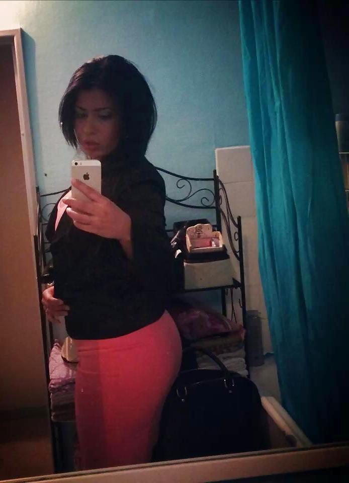 25P Ahlam bonne beurette arab part 3