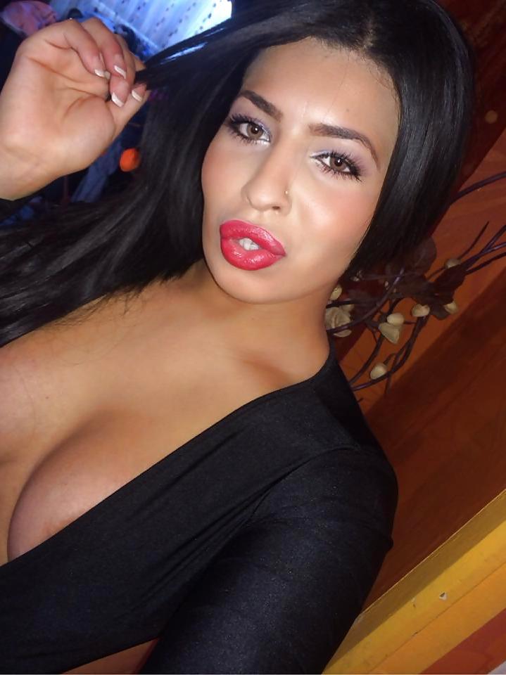 25P Ahlam bonne beurette arab part 3