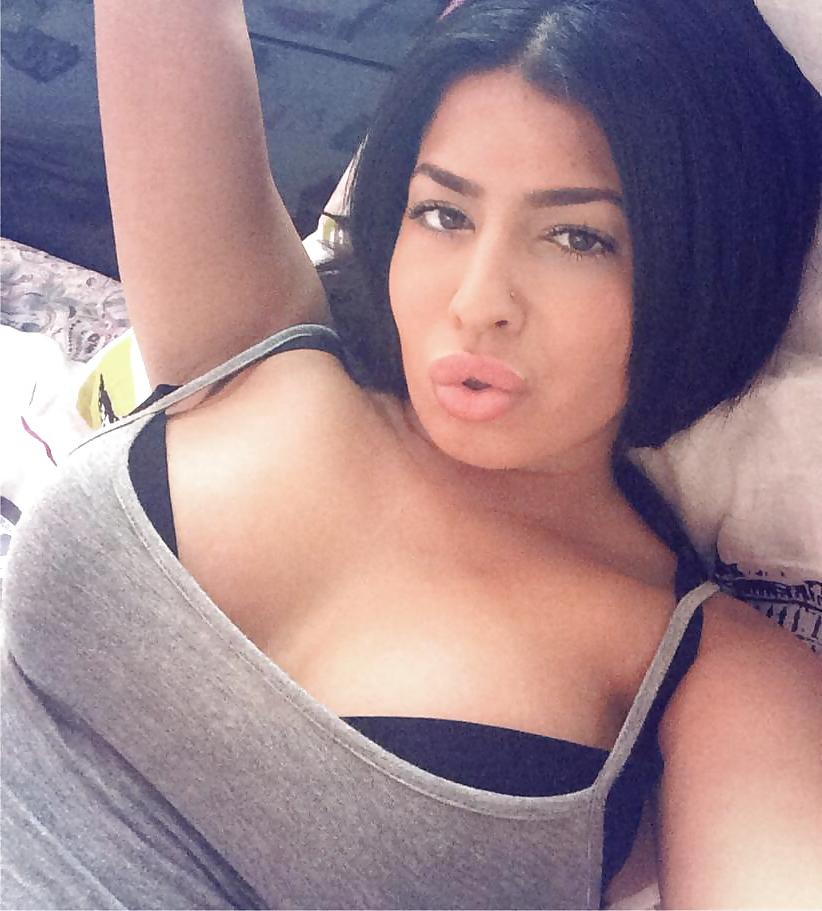 25P Ahlam bonne beurette arab part 3