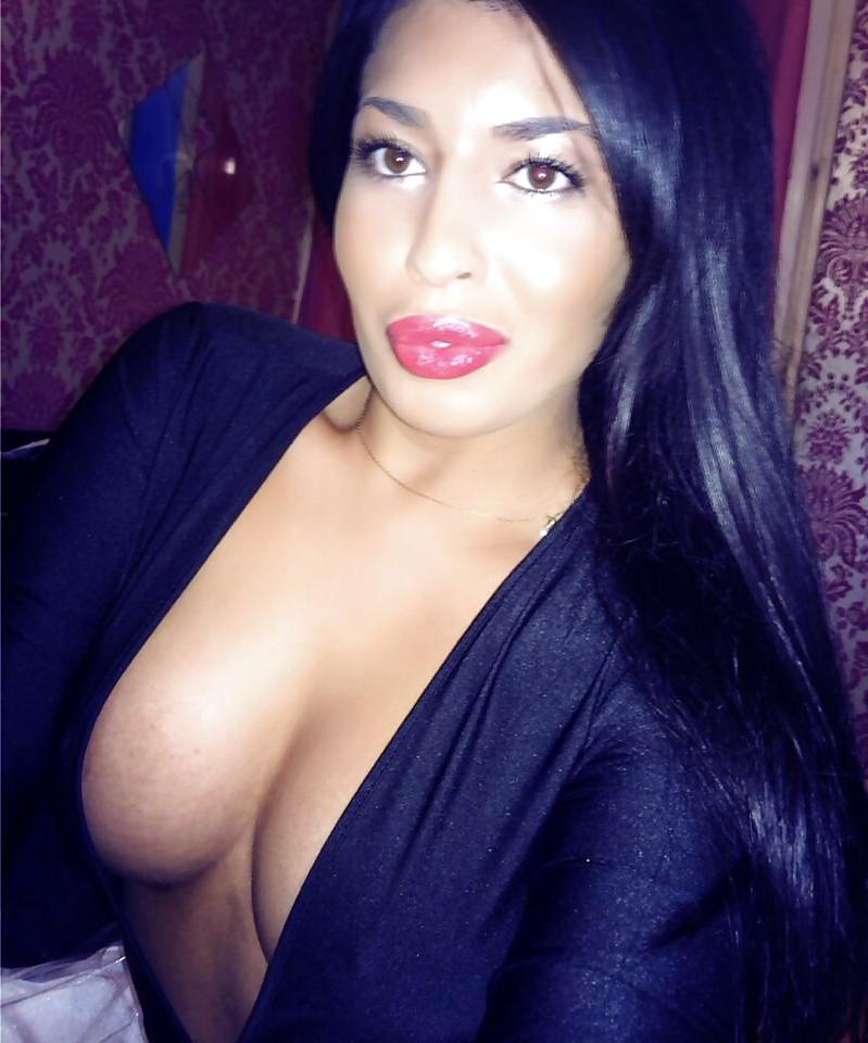 25P Ahlam bonne beurette arab part 3
